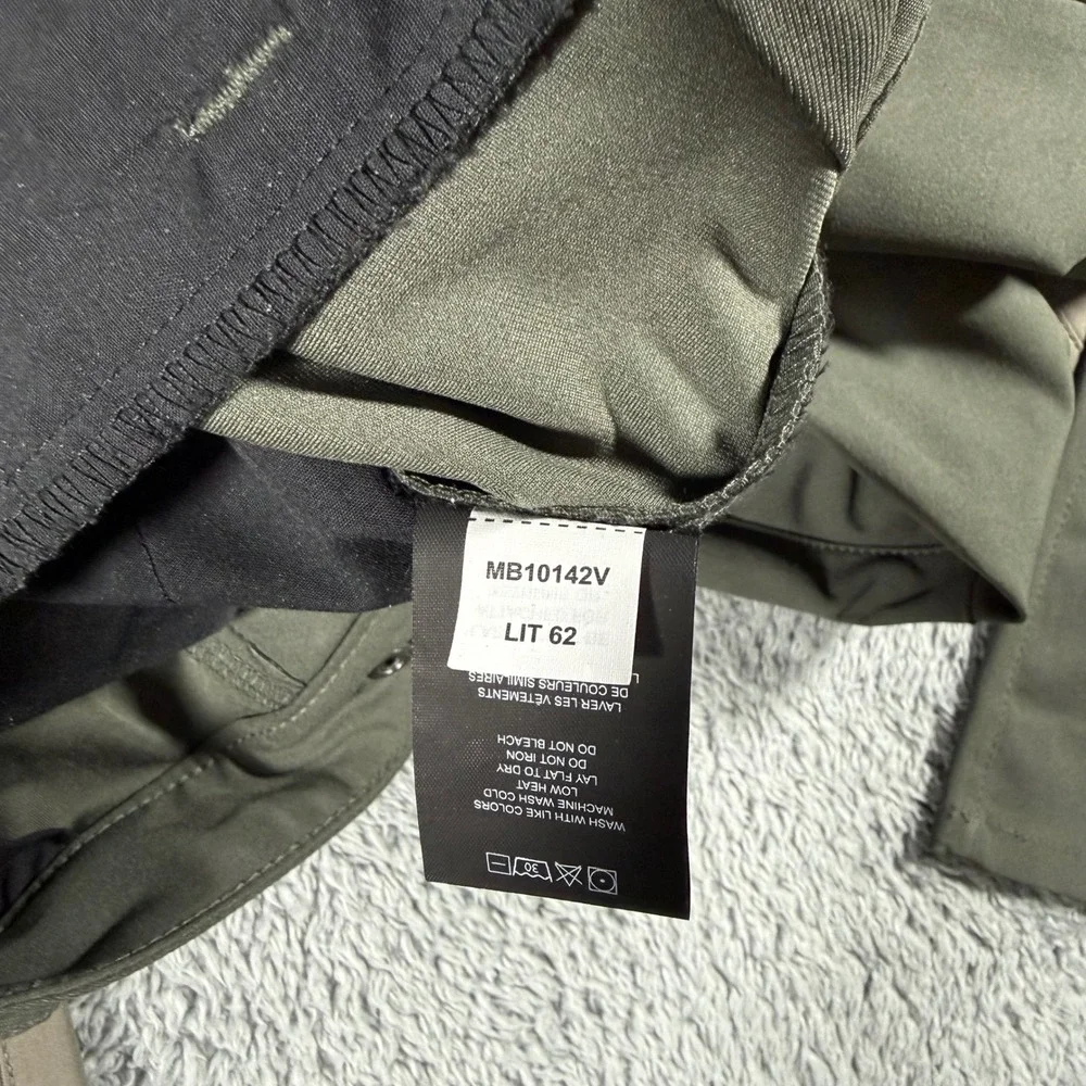 Lot of 2 Cuts AO Slim Fit Pants Mens 33x29 Performance Golf Chino Stretch Comfo